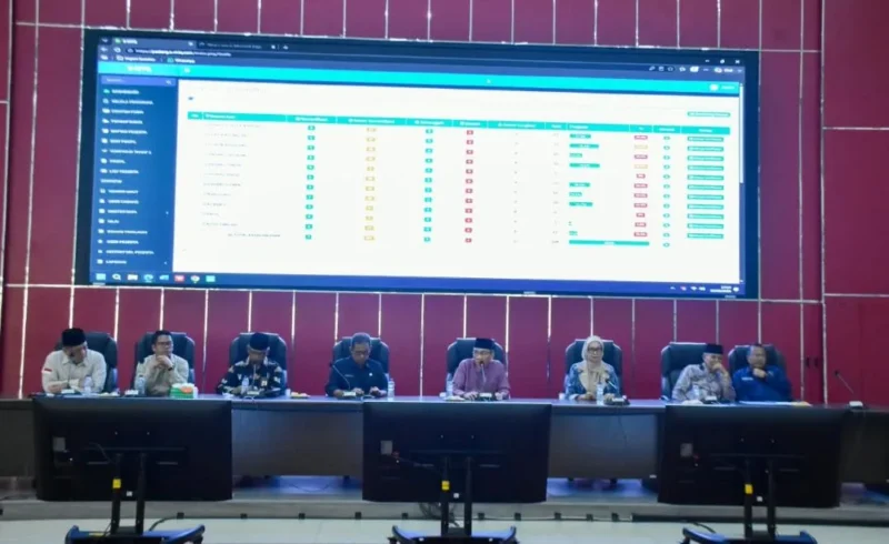 Wakil Wali Kota Padang Maigus Nasir saat rapat koordinasi bersama Pengurus LPTQ Padang di Gedung Bagindo Aziz Chan, Balai Kota Padang, Aie Pacah, Kamis (10/9/2026). (Foto: Pemko Padang)