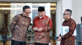Gubernur Sumbar Mahyeldi bertemu dengan COO Danantara Dony Oskaria di Wisma Danantara, Jakarta, Kamis (3/9/2026). (Foto: ADPSB)