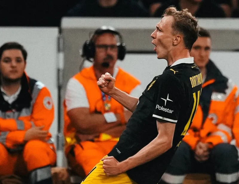 Pemain Borussia Dortmund Maximilian Beier merayakan golnya ke gawang Stuttgart. (Foto: IG @bvb09)
