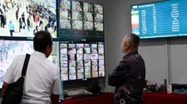 Menteri Perhubungan Dudy Purwagandhi saat memantau situasi di Bandara Soekarno-Hatta, Tangerang Banten, Minggu (6/9). (Foto: Kemenhub)