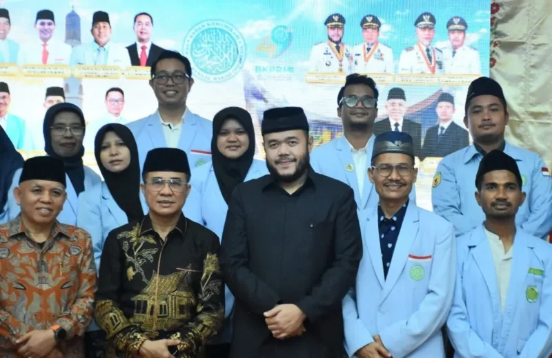 Wali Kota Padang, Fadly Amran menjadi keynote speaker pada acara Puncak Milad ke-49 BKPRMI tingkat Sumbar di Aula Masjid Raya Syekh Ahmad Khatib Al-Minangkabawi, Sabtu (19/9/2026). (Foto: Pemko Padang)