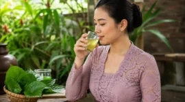 Ilustrasi minum air rebusan daun sirih . (Foto: AI Generated)