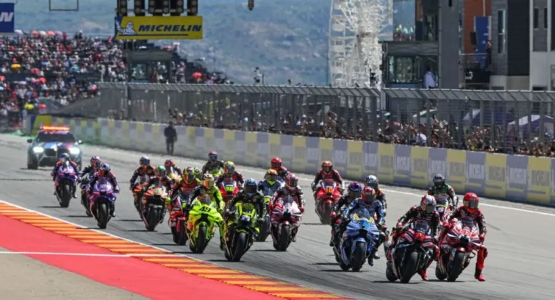 Jorge Martin, Marc Marquez dan Bezzecchi bersaing ketat berebut posisi puncak di GP San Marino. (Foto: MotoGP.com)