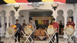 Pembukaan kegiatan pelestarian seni budaya di Medan Nan Bapaneh Kantor Wali Nagari Koto Tangah, Kecamatan Tilatang Kamang, Kabupaten Agam, Sabtu (26/9/2026). (Foto: Adpsb)