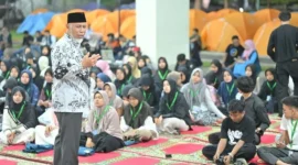 Gubernur Sumbar Mahyeldi membuka Nagari Mabit Chapter 2 di Aula Masjid Raya Syekh Ahmad Khatib Al-Minangkabawi, Jumat (4/9/2026) malam. (Foto: ADPSB)