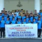 Gubernur Sumbar Mahyeldi melepas tim PSTS Tabing U-13 yang akan mewakili Sumbar pada Piala Soeratin tingkat regional di Palembang. (Foto: Adpsb)