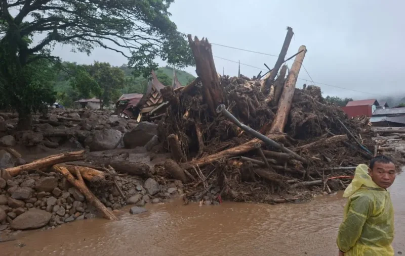 Kondisi wilayah di Kecamatan Gunung Talang, Kabupaten Solok pasca banjir bandang (galodo) yang terjadi Senin (21/9/2026) malam. (Foto: BPBD Kabupaten Solok)
