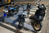 Tim Patroli Presisi Polresta Padang mengamankan tiga motor knalpot brong. (Foto: Polda Sumbar)