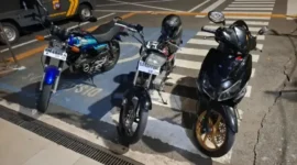 Tim Patroli Presisi Polresta Padang mengamankan tiga motor knalpot brong. (Foto: Polda Sumbar)