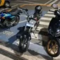 Tim Patroli Presisi Polresta Padang mengamankan tiga motor knalpot brong. (Foto: Polda Sumbar)