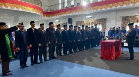 Bupati Pasbar Yulianto melantik 15 Pejabat Eselon II di lingkungan Pemkab Pasbar, Kamis (17/9). (Foto: Diskominfo Pasbar)