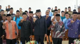 Wali Kota Padang Fadly Amran membuka Pelatihan Imam Masjid/Musala se-Kenagarian Limau Manis di Aula PLB Kampus IV UNP, Sabtu (19/9/2026). (Foto: Pemko Padang)