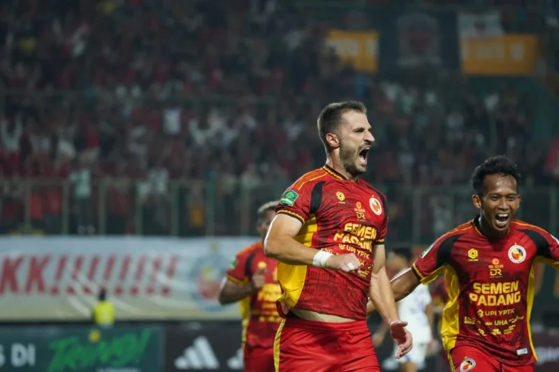Pemain Semen Padang FC merayakan gol ke gawang PSIS Semarang. (Foto: MO Semen Padang FC)