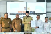 Wali Kota Padang Fadly Amran saat menerima Tim Pemeriksa BPK RI Perwakilan Provinsi Sumbar di Gedung Putih Kediaman Resmi Wali Kota, Senin (14/9/2026). (Foto: Pemko Padang)