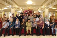 Wakil Wali Kota Padang Maigus Nasir bersama sejumlah akademisi dan pengkaji budaya dari Malaysia di Rumah Gadang Baiturrahmah, Senin (7/9/2026). (Foto: Pemko Padang)