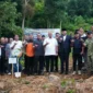Wali Kota Padang Fadly Amran saat menghadiri Penanaman Perdana Festival Tanam Hulu di kawasan Guo, Kelurahan Kuranji, Kecamatan Kuranji, Rabu (9/9/2026). (Foto: Pemko Padang)