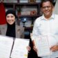 Penandatanganan MoU antara Menteri Komunikasi dan Digital RI Meutya Hafid bersama Menteri Komunikasi India Jyotiraditya M Scindia. (Foto: Komdigi)
