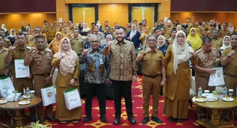 Wali Kota Padang Fadly Amran mengukuhkan 53 Agen PERISAI Kelurahan di Grand Basko Hotel pada Selasa (22/9/2026). (Foto: Pemko Padang)