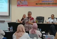 Ketua DPRD Sumbar Muhidi saat berbicara mengenai peningkatan ekonomi perempuan, Rabu (9/9/2026). (Foto: Ist)