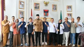 Wali Kota Padang Fadly Amran saat menerima audiensi DPC Peradi Padang di Ruang Kerja Wali Kota, Selasa (22/9/2026). (Foto: Pemko Padang)