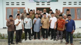 Wakil Wali Kota Padang Maigus Nasir meresmikan Musala Babussalam di Jalan Manunggal Simpang Rambutan, Kelurahan Gunung Sarik, Kecamatan Kuranji, Minggu (27/9/2026). (Foto: Pemko Padang)