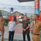 Pertamina Patra Niaga Regional Sumbagut bersama instansi terkait melakukan pengecekan Pertalite di SPBU 14.251.507 Gunung Pangilun, Kota Padang, Senin (28/9). (Foto: Pertamina Patra Niaga Regional Sumbagut)
