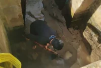 Perumda Air Minum Padang melakukan pengurasan Kanal Intake Palukahan, Senin (28/9). (Foto: Ist)