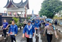 Kapolda Sumbar Irjen Pol Djati Wiyoto Abadhy saat mengikuti Police Women Run IV-2026 di Kota Bukittinggi, Sumatera Barat, Minggu (27/9/2026). (Foto: Polda Sumbar)