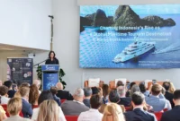 Menpar Widiyanti Putri Wardhana memaparkan potensi sekaligus peluang investasi industri marina dan wisata bahari pada The 6th Monaco Smart and Sustainable Marina Rendezvous di Monako. (Foto: Kemenpar)