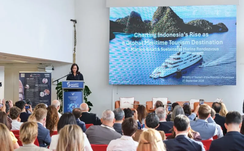 Menpar Widiyanti Putri Wardhana memaparkan potensi sekaligus peluang investasi industri marina dan wisata bahari pada The 6th Monaco Smart and Sustainable Marina Rendezvous di Monako. (Foto: Kemenpar)