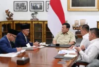 Presiden Prabowo Subianto menerima laporan Menteri dan Wakil Menteri Haji dan Umrah di Kompleks Istana Kepresidenan Jakarta, pada Senin (28/9/2026). (Foto: BPMI Setpres)