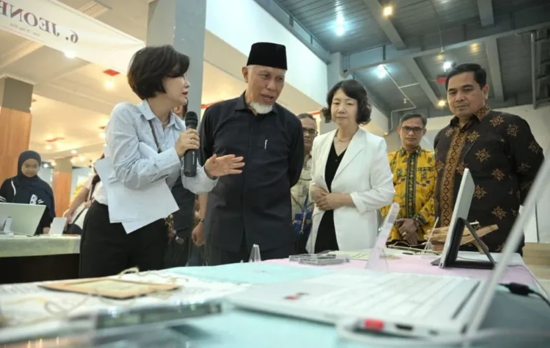 Gubernur Sumbar, Mahyeldi Ansharullah menghadiri Promosi Budaya Asia 2026 di Gedung Bagindo Aziz Chan Youth Center, Kota Padang, Sabtu (19/9/2026). (Foto: ADPSB)