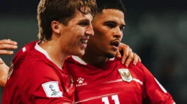 Pemain Indonesia Ragnar Oratmangoen merayakan gol ke gawang Singapura. (Foto: IG @timnasindonesia)