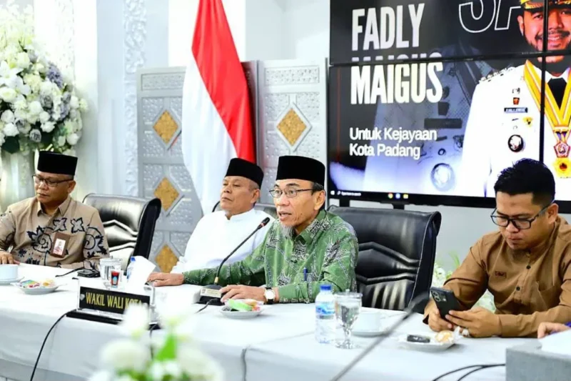 Wakil Wali Kota Padang Maigus Nasir memimpin Rakor dan Evaluasi Pembinaan serta Pengembangan Kegiatan LPTQ Padang. (Foto: Pemko Padang)