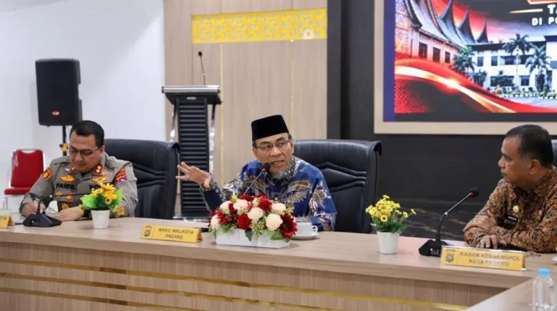 Wakil Wali Kota Padang Maigus Nasir menghadiri Rakor TKPKD Kota Padang di Aula Tuah Sakato Mapolresta Padang, Kamis (10/9/2026). (Foto: Pemko Padang)