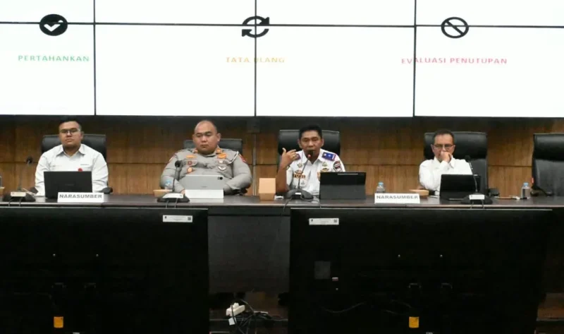Kepala Dishub Padang Yudi Indra Syani saat Rapat Forum LLAJ di Ruangan Abu Bakar Jaar, Balai Kota Padang, Selasa (8/9/2026). (Foto: Pemko Padang)