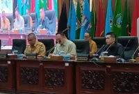 Rapat Paripurna DPRD Sumbar dengan agenda penyampaian pandangan umum fraksi-fraksi terhadap Ranperda Perubahan APBD Sumbar 2026, Senin (7/9/2026). (Foto: Ist)