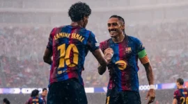 Raphinha dan Lamine Yamal tampil gemilang saat Barcelona menggasak Feyenoord 5-1 di Camp Nou, Rabu (9/9/2026). (Foto: IG @fcbarcelona)