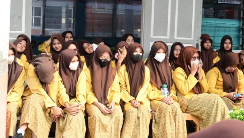 Disdikbud Padang mengalihkan pembelajaran bagi siswa SD dan SMP ke sistem daring akibat kabut asap. (Foto: Pemko Padang)
