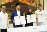 Menteri Agama Nasaruddin Umar (kedua dari kiri) menandatangani SKB Hari Libur Nasional dan Cuti Bersama Tahun 2027. (Foto: Rima Febrina Hirman/Kemenag)