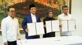 Menteri Agama Nasaruddin Umar (kedua dari kiri) menandatangani SKB Hari Libur Nasional dan Cuti Bersama Tahun 2027. (Foto: Rima Febrina Hirman/Kemenag)