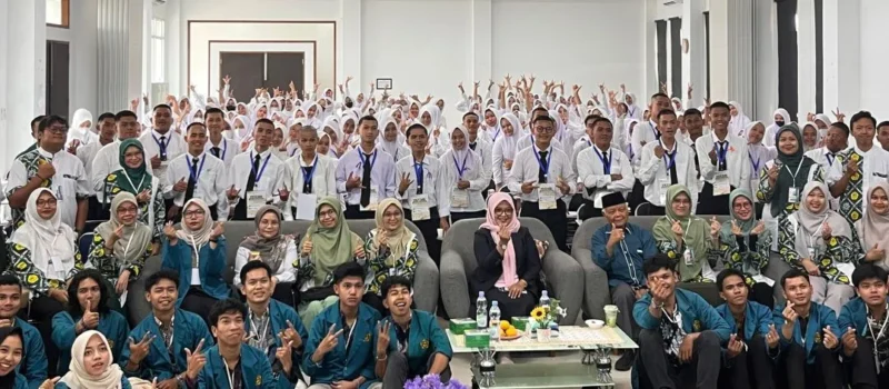 Staf Ahli Wali Kota Padang Bidang Kemasyarakatan dan SDM Feri Mulyani Hamid menghadiri PKKMB STIFARM Padang Tahun Akademik 2026/2027, Rabu (9/9/2026). (Foto: Pemko Padang)