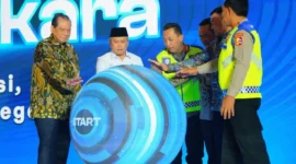 Kapolri Jenderal Polisi Listyo Sigit Prabowo meluncurkan Sistem Pembayaran Denda Tilang melalui Digital Korlantas serta STNK Digital dalam rangka Syukuran Hari Lalu Lintas Bhayangkara ke-71 Tahun 2026 di Hotel Bidakara, Jakarta Selatan, Jumat (25/9/2026). (Foto: Humas Polri)