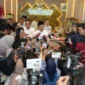 Mensos Saifullah Yusuf didampingi Wamensos Agus Jabo Priyono di Kantor Kemensos, Jakarta Pusat. (Foto: Kemensos)