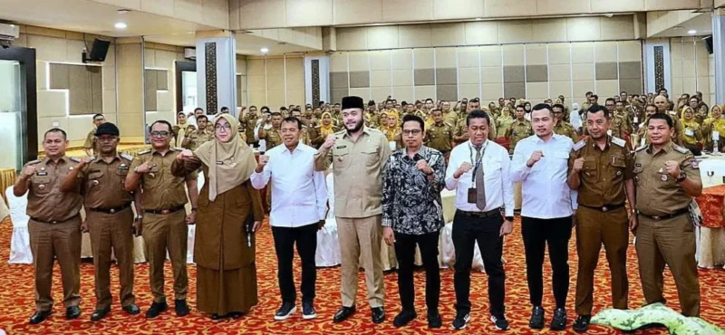 Wali Kota Padang, Fadly Amran saat menghadiri Sekolah Keterbukaan Informasi Bersertifikat 2026 Angkatan III di UNP Hotel & Convention Center, Senin (14/9/2026). (Foto: Pemko Padang)