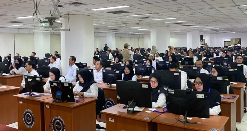 Para peserta mengikuti CAT gelombang pertama dalam seleksi PPIH 2027 di Kantor BKN Jakarta, Sabtu (5/9/2026). (Foto: Kemenhaj)