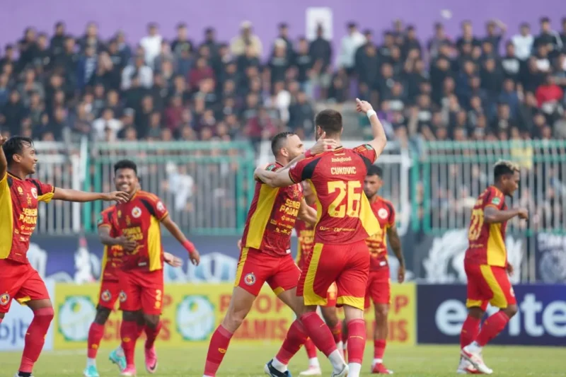 Pemain Semen Padang FC merayakan kemenangan saat melawan PSGC Ciamis, Sabtu (26/9/2026). (Foto: MO Semen Padang FC)
