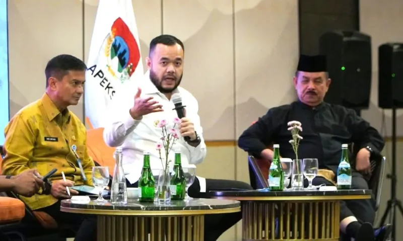 Wali Kota Padang Fadly Amran menjadi narasumber dalam Seminar Kebencanaan Apeksi Komwil I di Santika Hotel, Rabu (30/9/2026). (Foto: Pemko Padang)