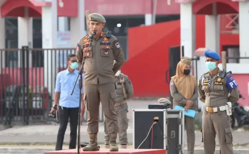 Kasat Pol PP Padang Chandra Eka Putra memimpin Apel Gabungan di Mako Satpol PP, Selasa (15/9/2026). (Foto: Humas Satpol PP Padang)