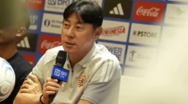 Pelatih Persija Shin Tae-yong dalam konferensi pers jelang pertandingan. (Foto: Persija)